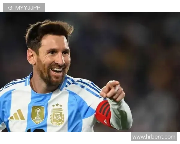 当初暗恋的他如今已是绿茵场上的耀眼足球明星